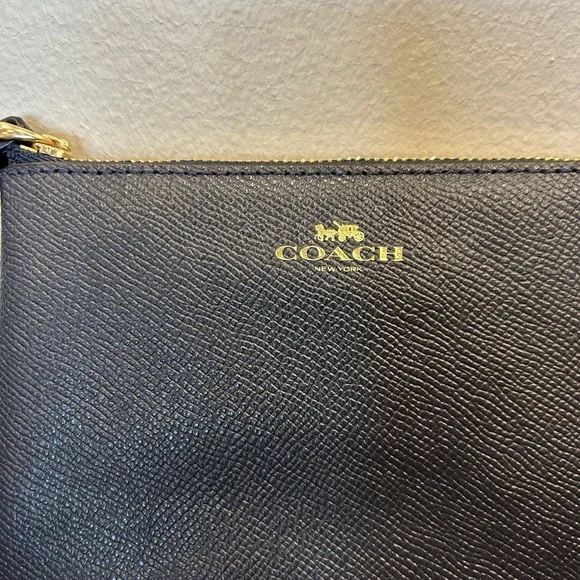 Coach Midnight Navy Blue Crossgrain Leather Corner Zip Wristlet Wallet NWT - Picture 3 of 11